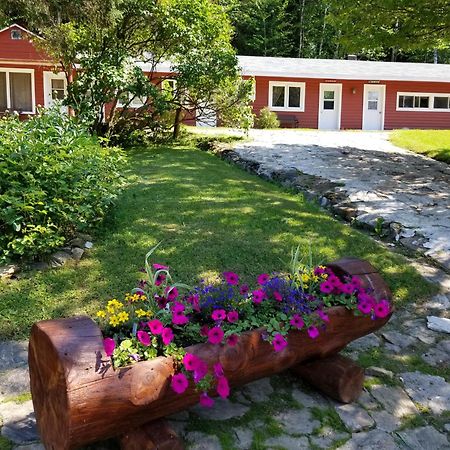 Kan-A-Mouche Pourvoirie Auberge Et Chalets Saint-Michel Exteriér fotografie