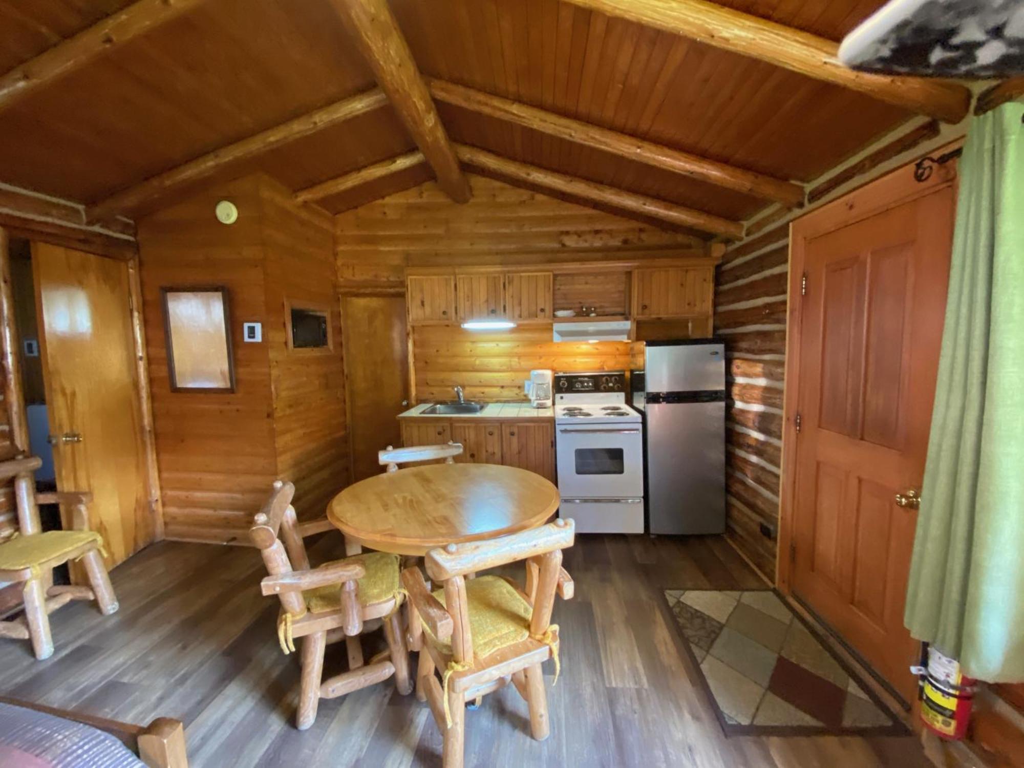 Kan-A-Mouche Pourvoirie Auberge Et Chalets Saint-Michel Pokoj fotografie