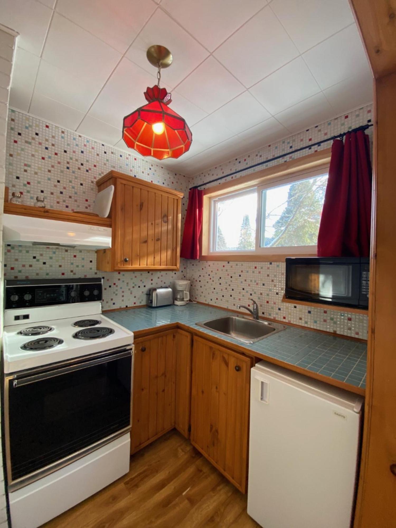 Kan-A-Mouche Pourvoirie Auberge Et Chalets Saint-Michel Pokoj fotografie