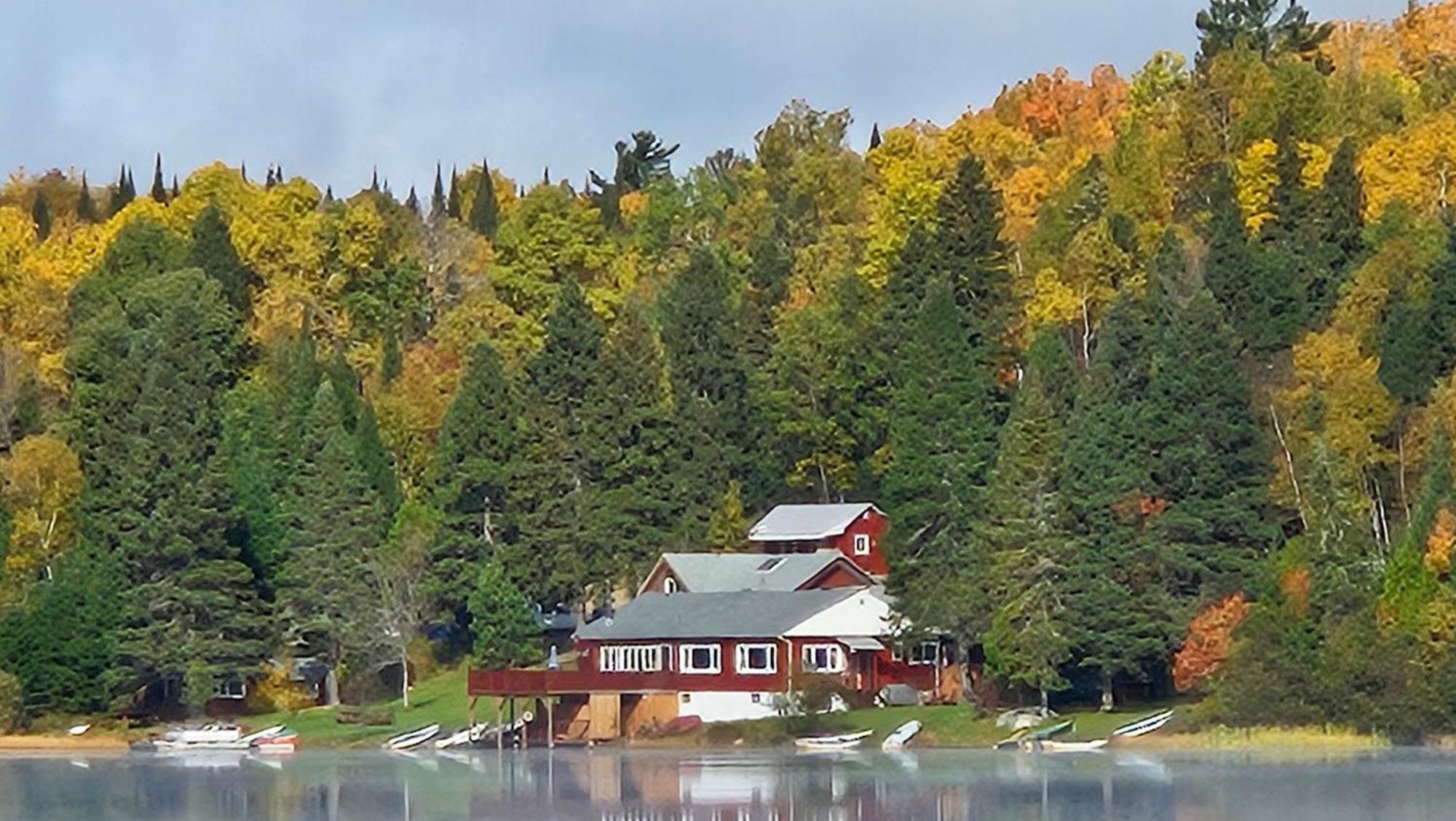 Kan-A-Mouche Pourvoirie Auberge Et Chalets Saint-Michel Exteriér fotografie