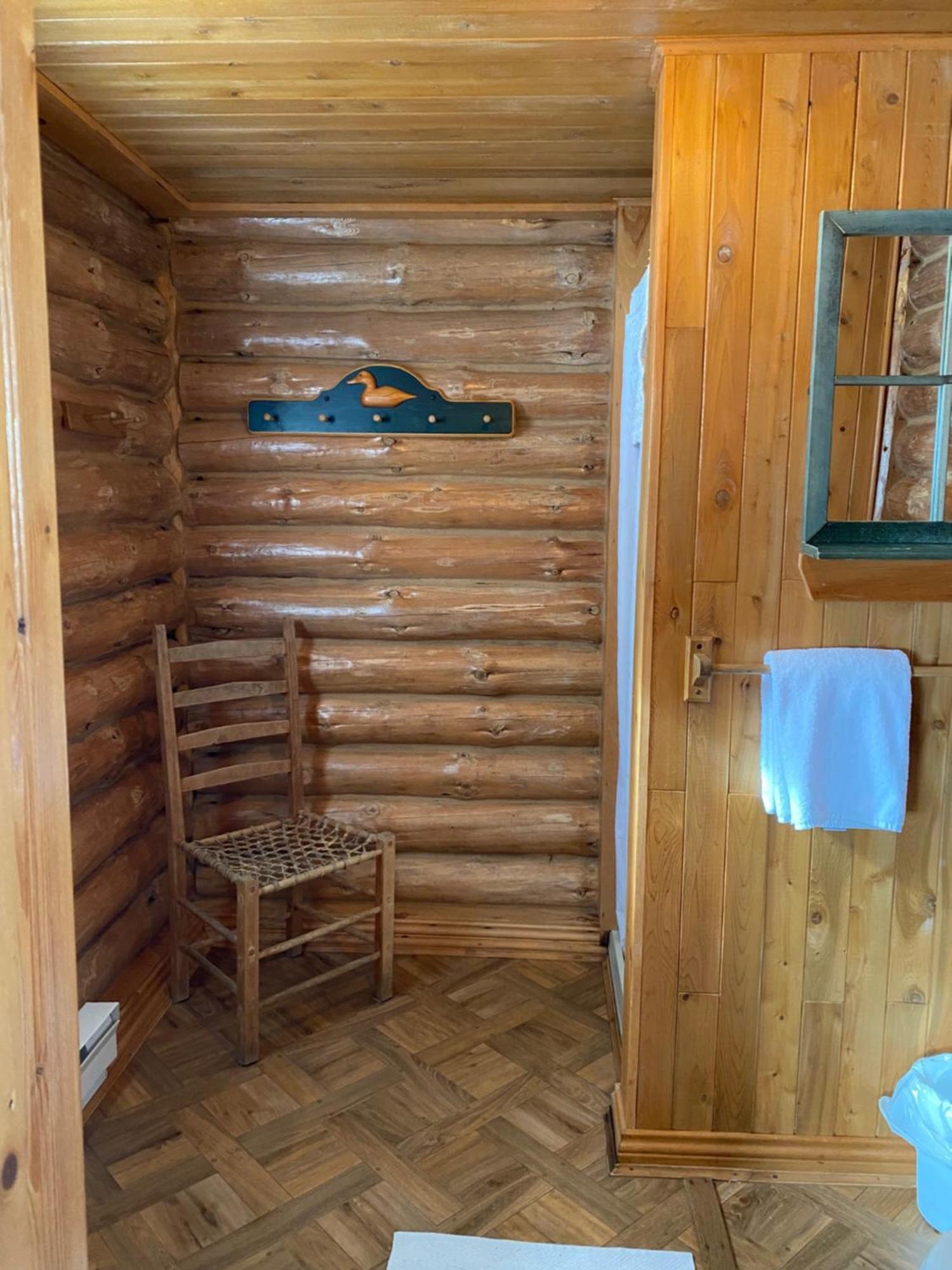Kan-A-Mouche Pourvoirie Auberge Et Chalets Saint-Michel Pokoj fotografie
