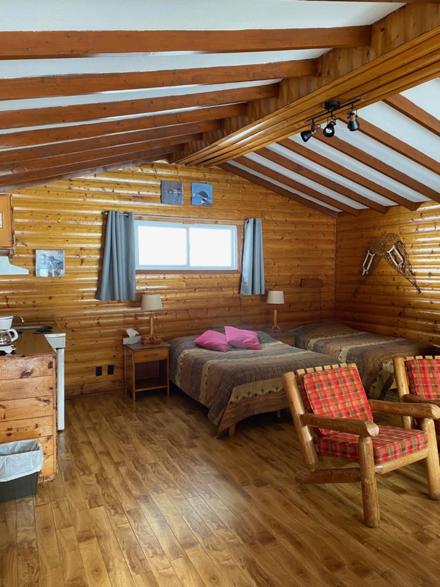 Kan-A-Mouche Pourvoirie Auberge Et Chalets Saint-Michel Pokoj fotografie