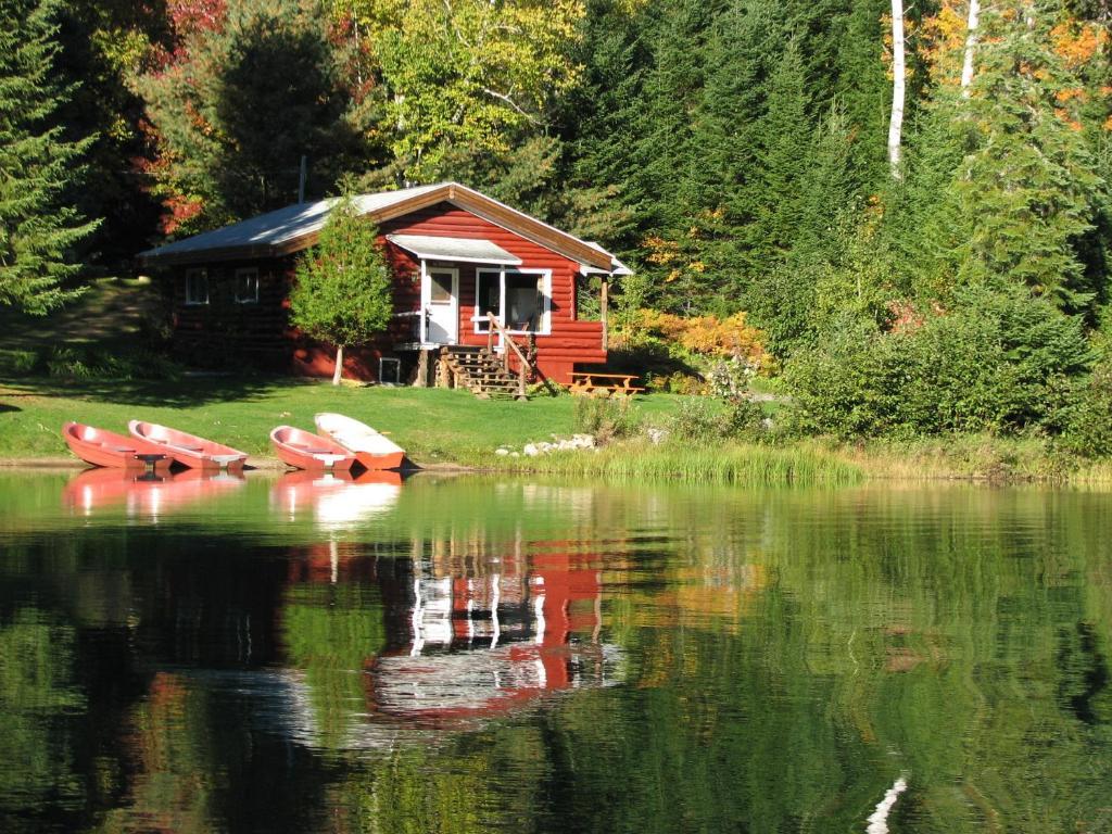 Kan-A-Mouche Pourvoirie Auberge Et Chalets Saint-Michel Exteriér fotografie