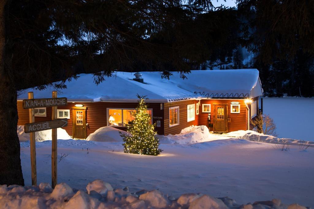 Kan-A-Mouche Pourvoirie Auberge Et Chalets Saint-Michel Exteriér fotografie