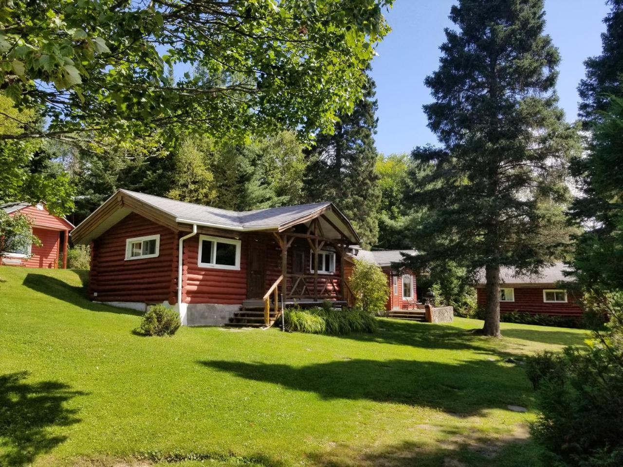 Kan-A-Mouche Pourvoirie Auberge Et Chalets Saint-Michel Exteriér fotografie