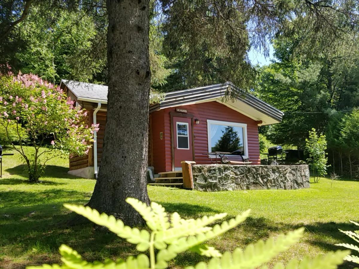 Kan-A-Mouche Pourvoirie Auberge Et Chalets Saint-Michel Exteriér fotografie